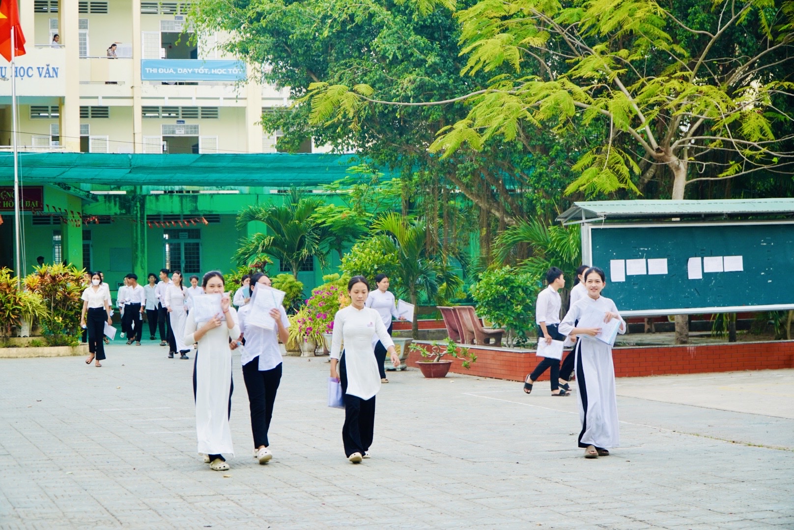 Kỳ thi tốt nghiệp THPT năm 2026 tại Trường THPT Hòa Lợi, xã Hưng Mỹ được chuẩn bị chu đáo, bảo đảm an toàn, nghiêm túc