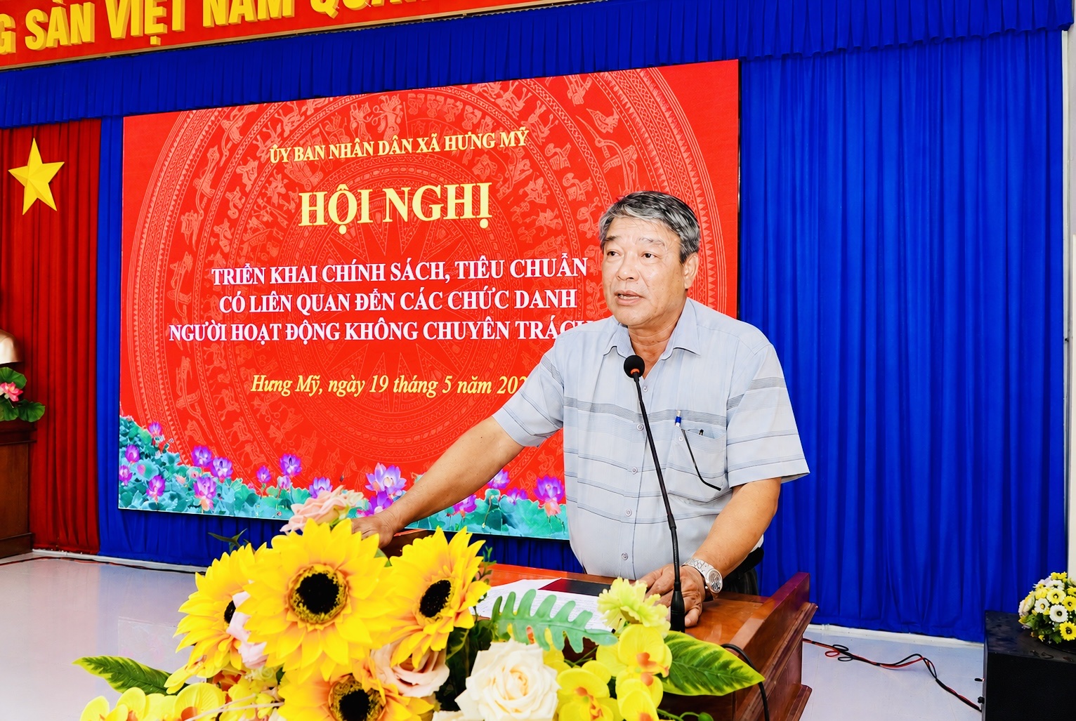 UBND xã Hưng Mỹ tổ chức hội nghị triển khai các chính sách, tiêu chuẩn liên quan đến các chức danh ở ấp