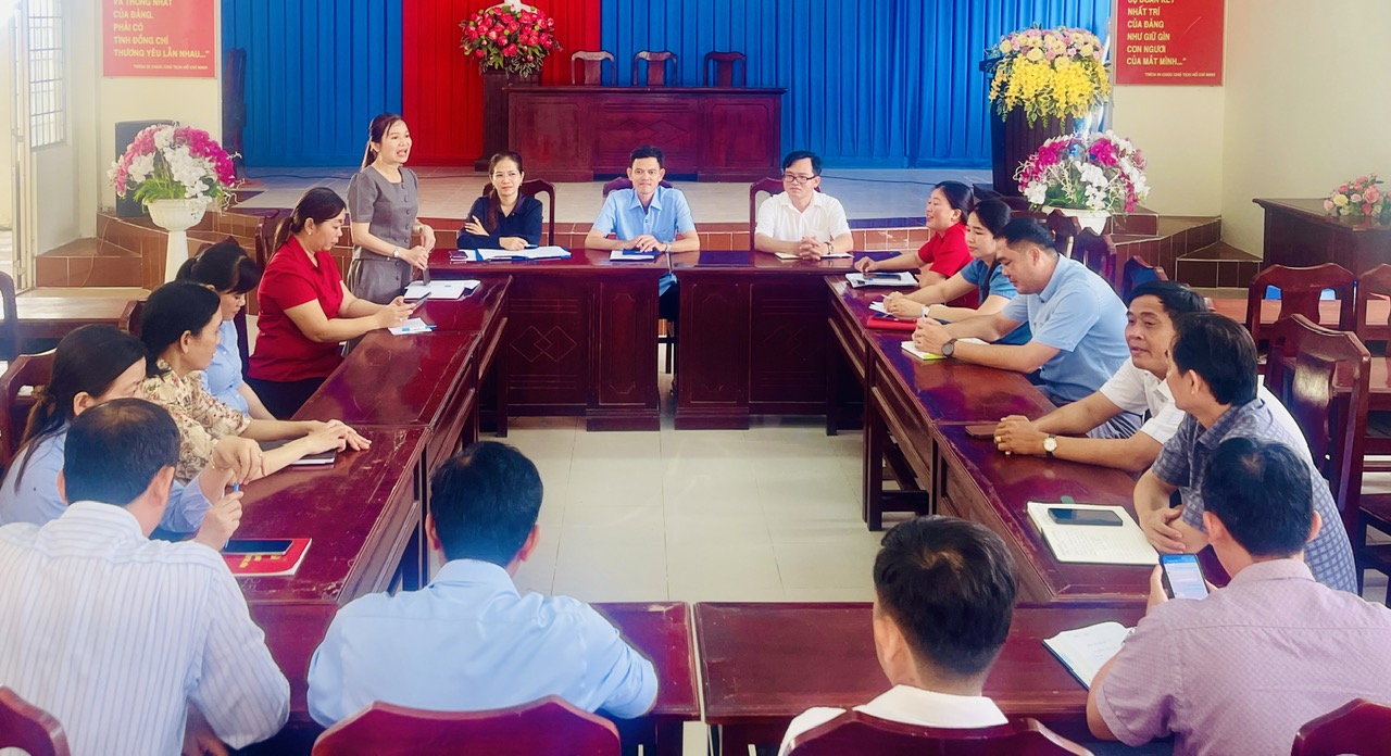 Ủy ban nhân dân xã Hưng Mỹ tổ chức hội nghị triển khai Kết luận số 183-KL/TW của Bộ Chính trị, Ban Bí thư