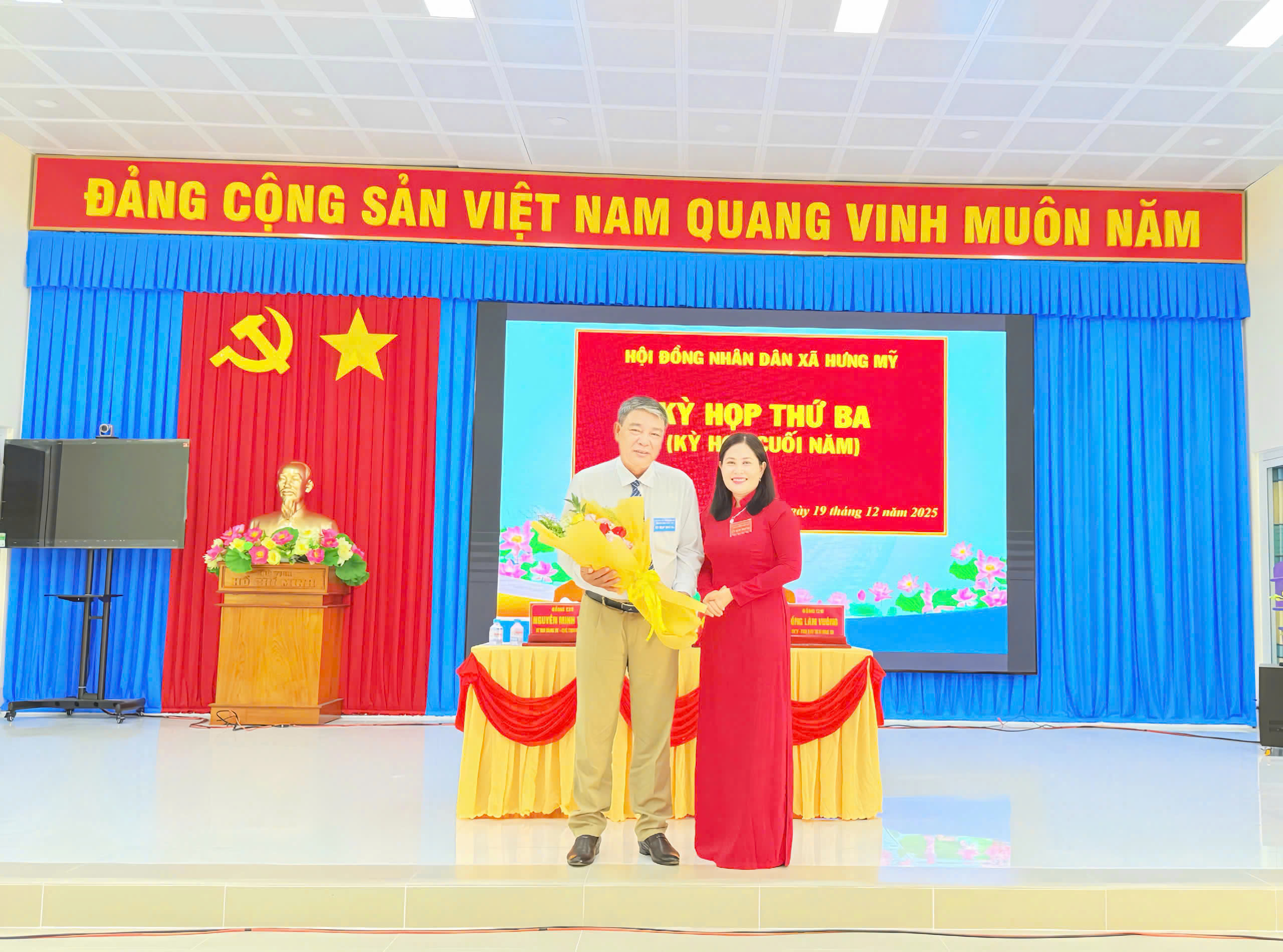 Hội đồng nhân dân xã tổ chức thành công kỳ họp thứ Ba (kỳ họp cuối năm), khóa XII, nhiệm kỳ 2021 -2026