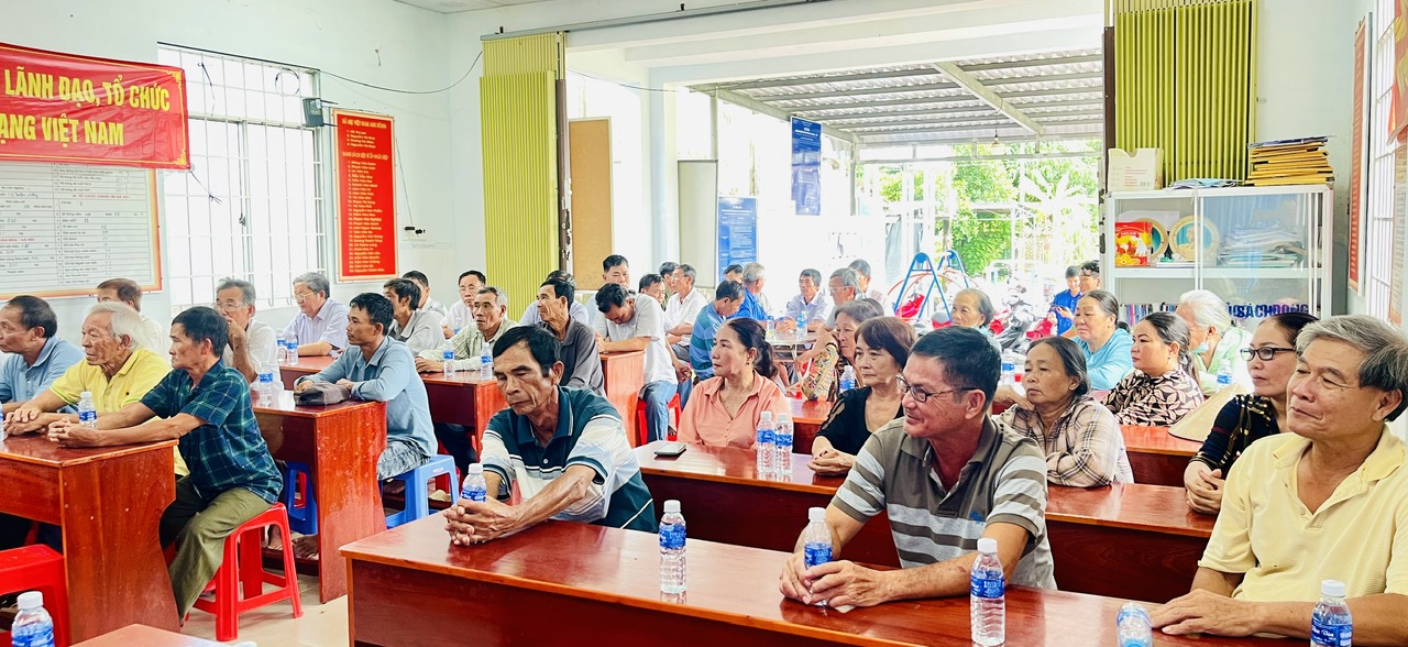 Hội đồng Nhân dân xã Hưng Mỹ tổ chức tiếp xúc cử tri sau kỳ họp thứ hai, khóa XII, nhiệm kỳ 2021 – 2026