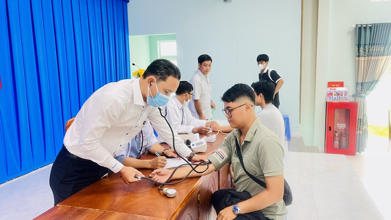 Hội đồng Nghĩa vụ quân sự xã Hưng Mỹ tổ chức khám sơ tuyển sức khỏe nghĩa vụ quân sự