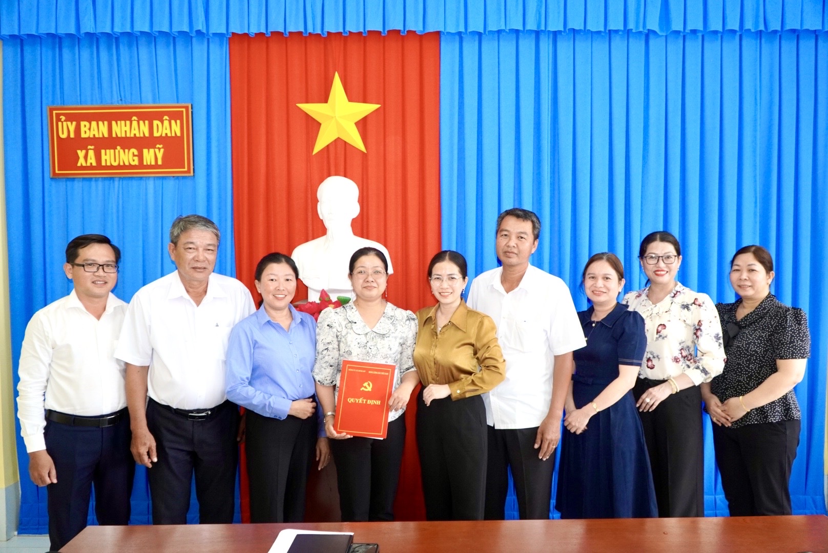 UBND xã Hưng Mỹ tổ chức Lễ công bố Quyết định điều động, tiếp nhận và bổ nhiệm công chức lãnh đạo, quản lý